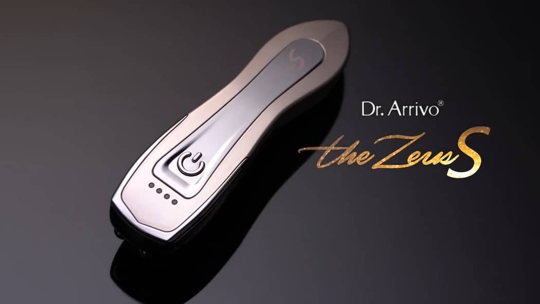 Máy đẩy dưỡng chất và trẻ hóa da The Zeus S là dòng máy massage mặt cao cấp đến từ thương hiệu Artistic&Co nổi tiếng Nhật Bản.