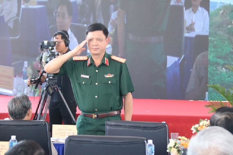 Trung tướng Nguyễn Trường Thắng - Tư lệnh Quân khu 7 dự lễ khánh thành tại điểm cầu Bình Thuận