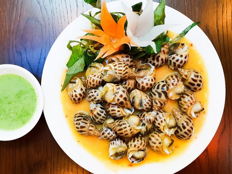 Bạn cũng có thể yên tâm một điều rằng các loại hải sản ở đây đều vô cùng tươi ngon, được bán với mức giá cực kỳ phải chăng. Ảnh sưu tầm