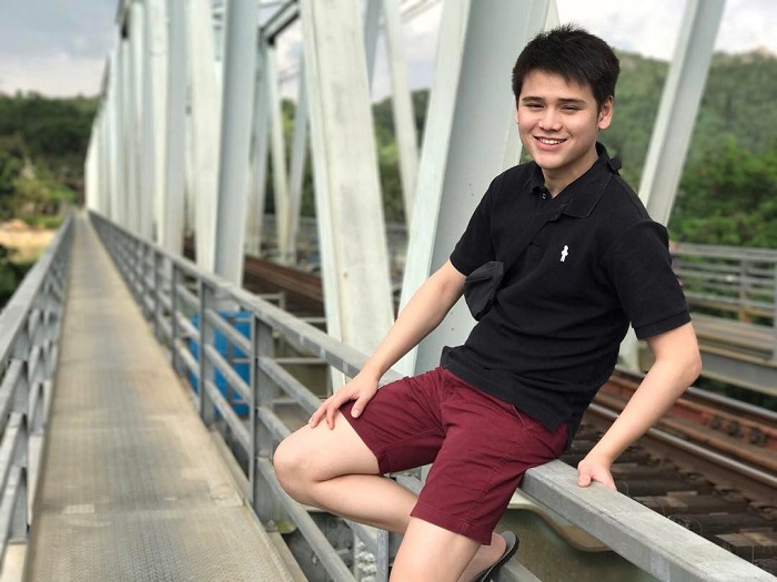 Cũng nhờ bắc ngang con sông Cái cho nên view ở đây khá rộng, thoáng mát. Cây cầu cũng đủ dài để có thể tạo ra được một khoảng không gian lớn cho du khách thỏa thích đi lại và chụp ảnh sống ảo. Ảnh sưu tầm