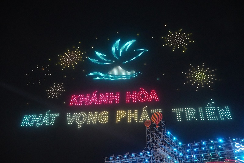 Điểm nhấn của chương trình chính là màn trình diễn drone light kết hợp với âm nhạc cũng như kể chuyện, lần đầu tiên được tổ chức ở Nha Trang. Và kinh phí tổ chức sự kiện sẽ được huy động từ nguồn xã hội hóa 100%. Ảnh sưu tầm