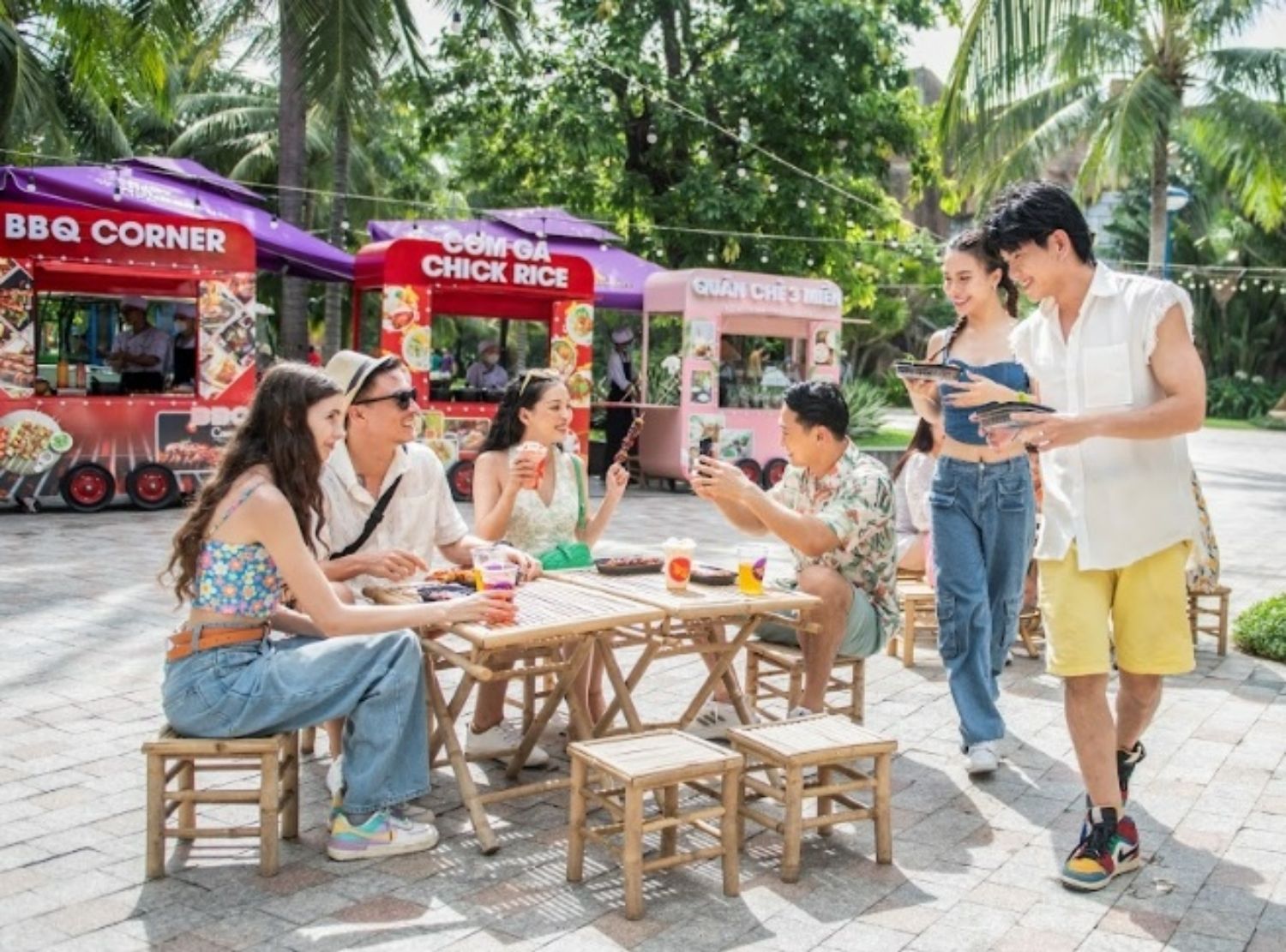 Du khách đến với 8Wonder dễ dàng tìm được những món khoái khẩu, tiếp thêm năng lượng để quẩy trọn vẹn lễ hội âm nhạc