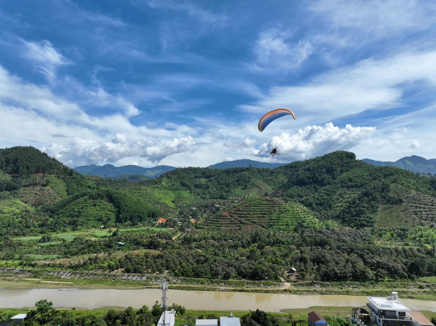 Nơi đây có rừng thông bát ngát, một ngày hội tụ đầy đủ thời tiết của 4 mùa. Ảnh: Doanhnghieptiepthi.vn
