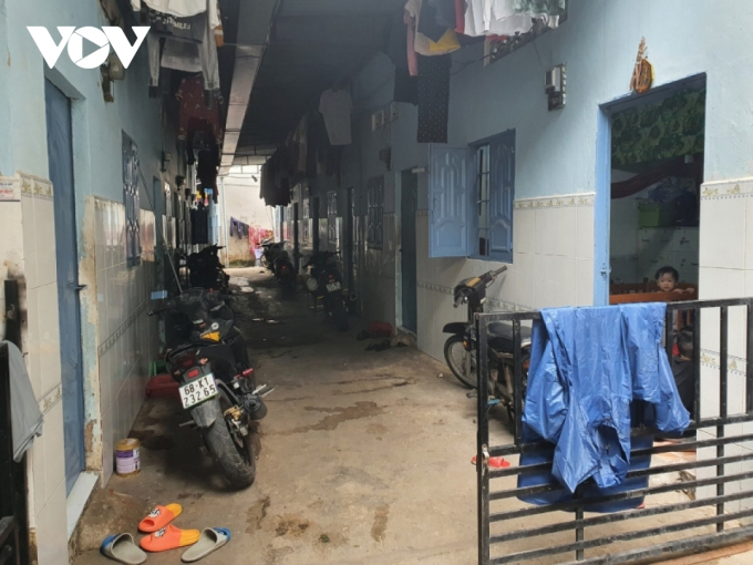 Hầu hết công nhân, người lao động Đồng Nai sống trong những khu nhà trọ tối tăm, ẩm thấp (Ảnh: Duy Phương)