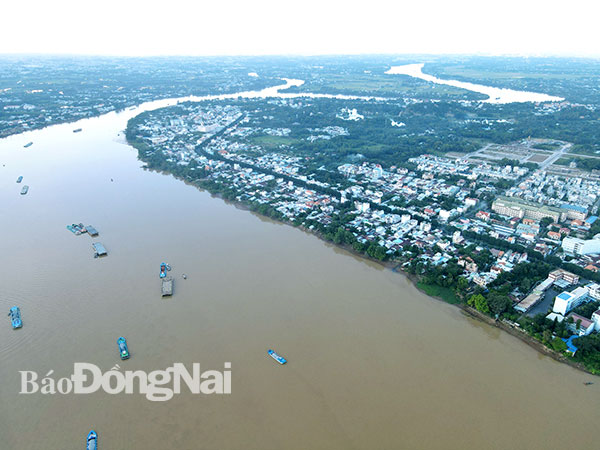 Khu vực sông Đồng Nai đoạn qua P.Bửu Long sẽ được chỉnh trang với tuyến đường ven sông kéo dài đến H.Vĩnh Cửu. Ảnh: NGÔ PHƯỚC TUẤN