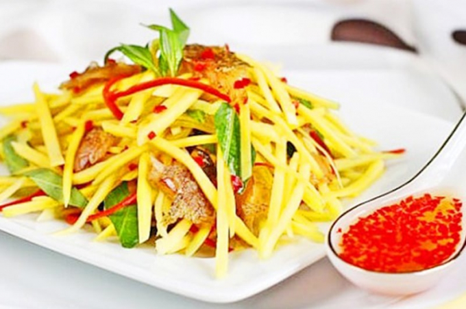 Gỏi xoài khô cá dứa