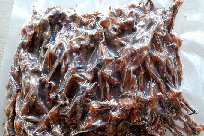 Khô nhái được đóng gói, xử lý hút ẩm cẩn thận – 265.000Đ/500gr