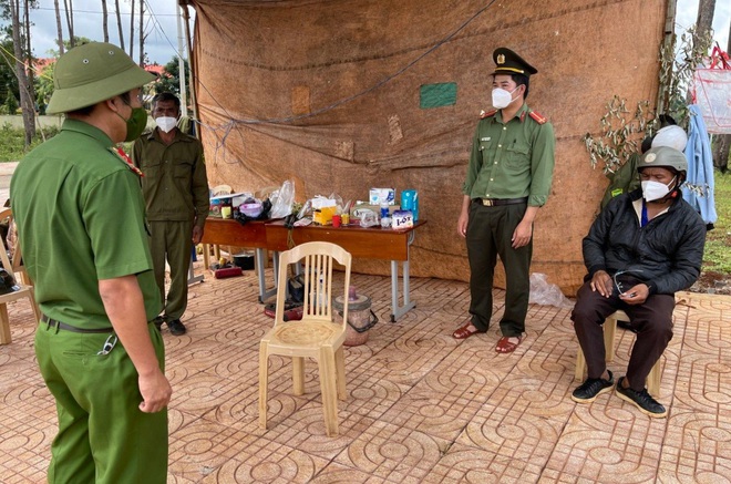 Một chốt kiểm soát dịch Covid-19 trên địa bàn huyện Krông Búk (Ảnh: Uy Nguyễn).