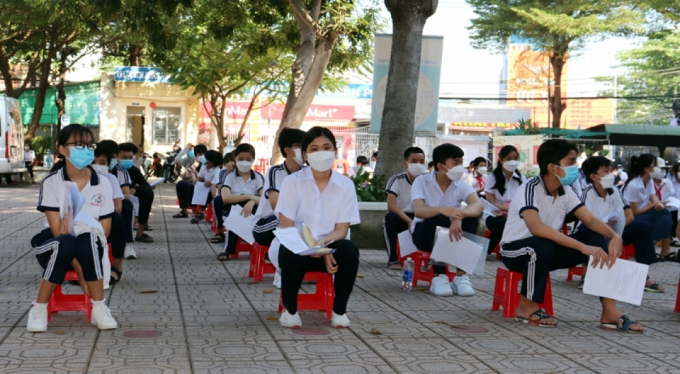 Nhiều trường tại tỉnh Đồng Nai cho học sinh tiêm vaccine phòng Covid-19 trước khi quay lại học trực tiếp (Ảnh: CDC Đồng Nai)