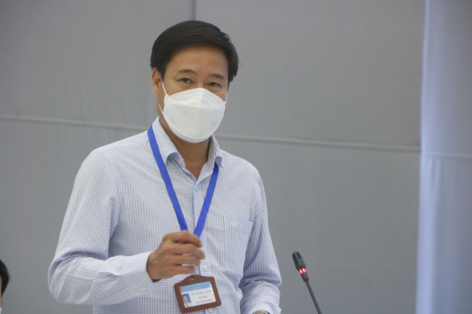Ông Nguyễn Hồng Chương, Giám đốc Sở y tế tỉnh Bình Dương cho biết lý do bổ sung số lượng lớn ca nhiễm COVID-19. Ảnh: LÊ ÁNH