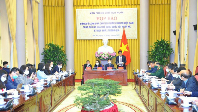 Ông Nguyễn Huy Tiến, Phó viện trưởng thường trực VKSND Tối cao trình bày về Luật sửa đổi, bổ sung một số điều của BLTTHS. Ảnh: NGỌC THẮNG
