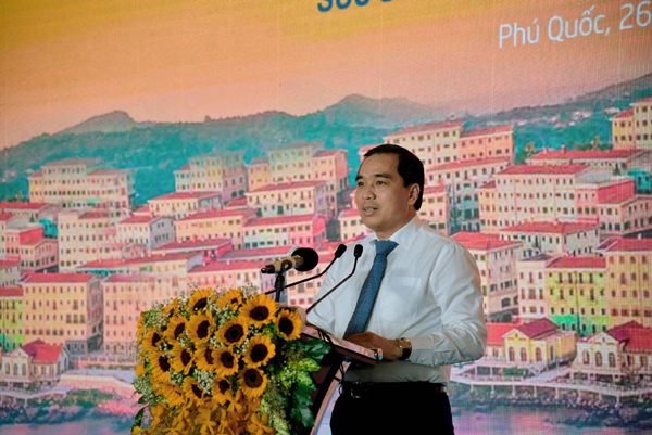 Ông Huỳnh Quang Hưng, Chủ tịch UBND TP. Phú Quốc phát biểu tại hội thảo