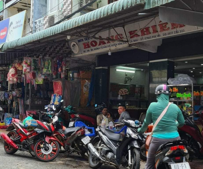 Tiệm vàng Hoàng Khiêm nằm ở chợ TT.Đầm Dơi GIA BÁCH