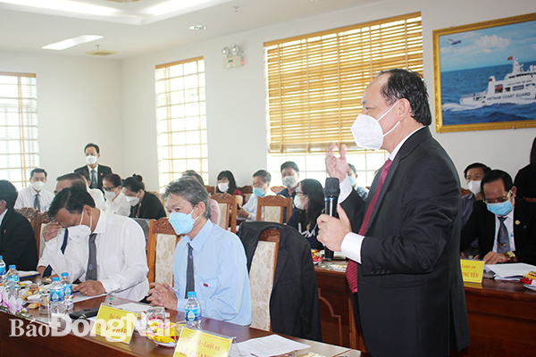 Luật sư Lê Quang Y, Chủ nhiệm Đoàn Luật sư tỉnh phát biểu tại buổi tọa đàm. Ảnh: Đ.Phú