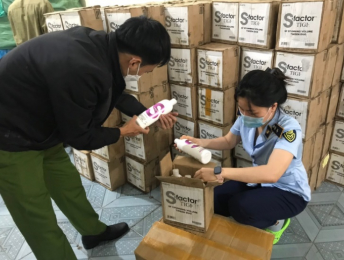 Lực lượng chức năng tỉnh Phú Yên thu giữ số hàng không hóa đơn chứng từ
