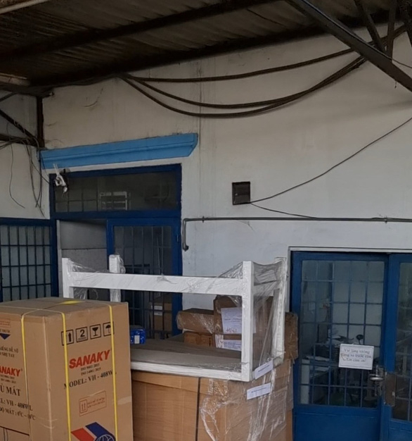 Được giới thiệu có công suất lớn và công nghệ hiện đại nhưng bên trong chi nhánh của Công ty Việt Á nhìn khá... bình dân - Ảnh: BÁ SƠN