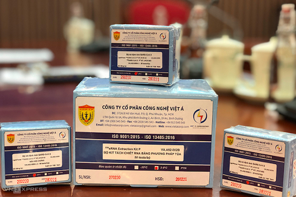Tính đến thời điểm hiện tại CDC Bình Phước đã mua khoảng hơn 80.000 kit xét nghiệm, với giá ở thời điểm đầu là hơn 500.000đ/kit, và sau này thì khoảng hơn 400.000đ/kit. Hiện CDC Bình Phước đang tổng hợp lại chính xác để báo cáo.
