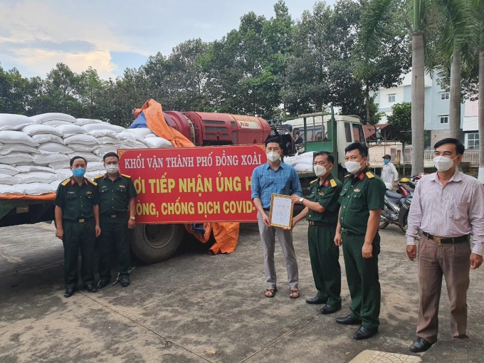 TP.Thủ Dầu Một tặng thành phố Đồng Xoài 5 tấn gạo hỗ trợ công tác phòng, chống dịch