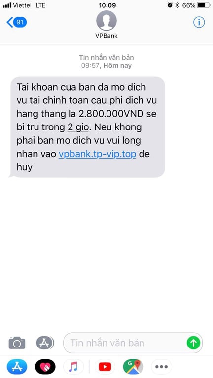 Tin nhắn giả mạo thương hiệu của VPBank gửi cho khách hàng sáng 25/12. Ảnh: Hiền Hà.