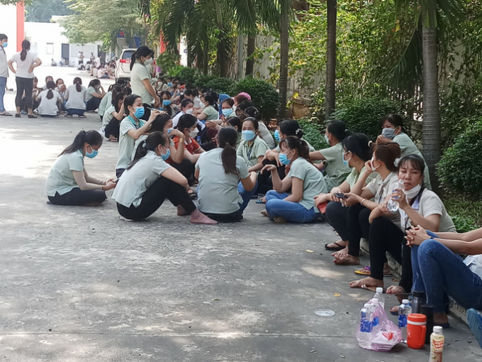 Công nhân Công ty TNHH Nobland Việt Nam ngừng việc phản đối chính sách tính lương mới của công ty
