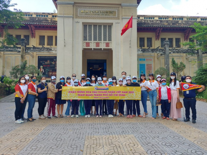 Điểm đến đầu tiên của chương trình là Bảo tàng Lịch sử Thành phố Hồ Chí Minh (quận 1). Ảnh: THU TRINH.