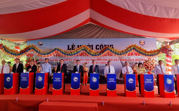 Lãnh đạo tỉnh Bình Dương và tỉnh Đồng Nai thực hiện nghi thức khởi công xây dựng cầu Bạch Đằng 2.