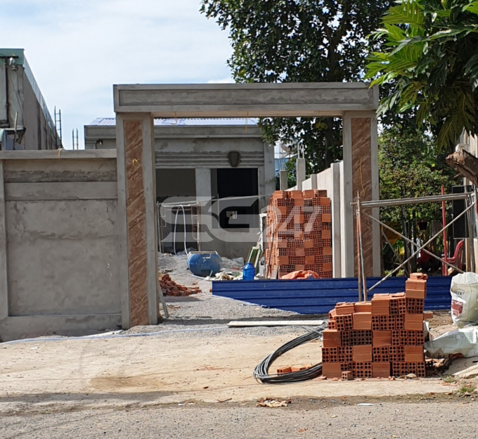 Tờ 73, thửa 49, khu phố 2, phường Long Bình Tân, quy hoạch đất thương mại, dịch vụ. Trên đất hiện có 1 căn nhà cấp 4 đang xây dựng