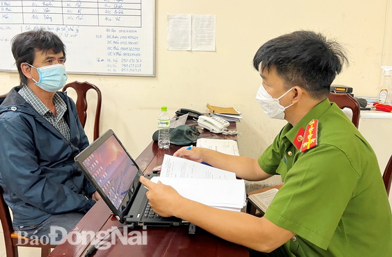 Công an lấy lời khai đối tượng Ngô Nguyễn Đông Khoa
