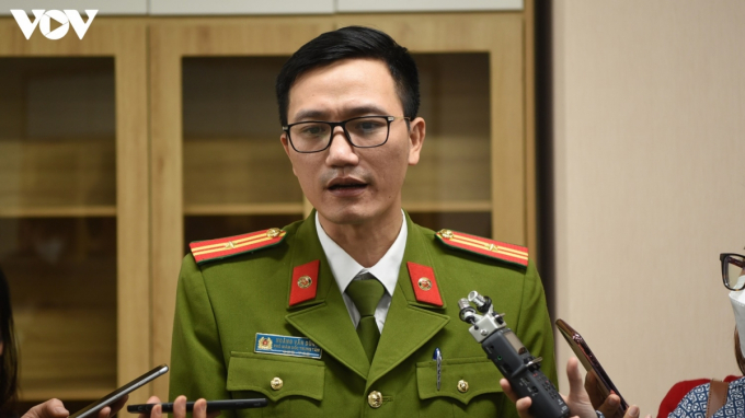 Thiếu tá Hoàng Văn Dũng, Phó Giám đốc Trung tâm dữ liệu quốc gia về dân cư. (Ảnh: Trọng Phú)