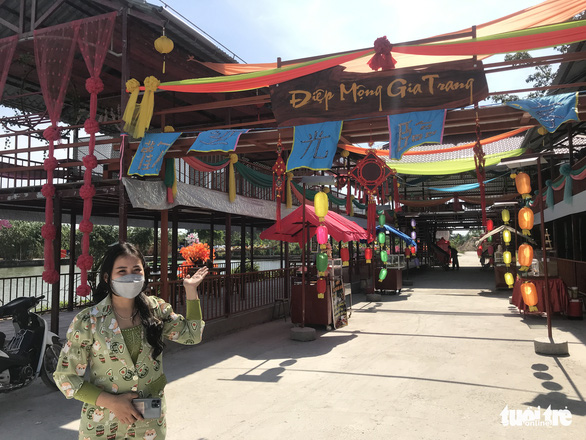 Bà Huỳnh Nguyễn Kim Diệu mong muốn Cổ Mộc Trấn sẽ là điểm đến lý tưởng cho du khách dịp xuân 2022 - Ảnh: ĐẶNG TUYẾT