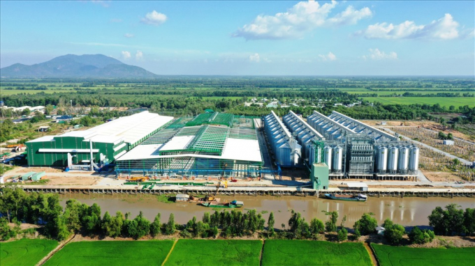Nhà máy gạo Hạnh Phúc có công suất 1.000 tấn gạo thành phẩm/ngày. Ảnh: T.Long