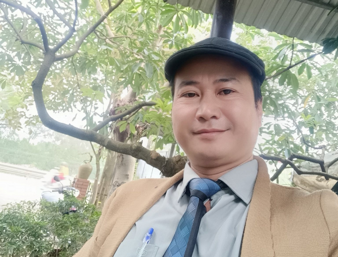 Ông Ngô Công Tấn, giáo viên Trường THCS Lộc An, cũng là nhà thơ thuộc Hội viên Hội nhà văn tỉnh Thừa Thiên - Huế NVCC