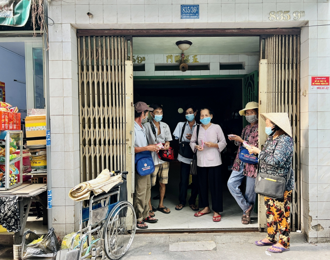 Trụ lại Sài Gòn để kiếm thêm từng đồng ngày Tết VŨ PHƯỢNG
