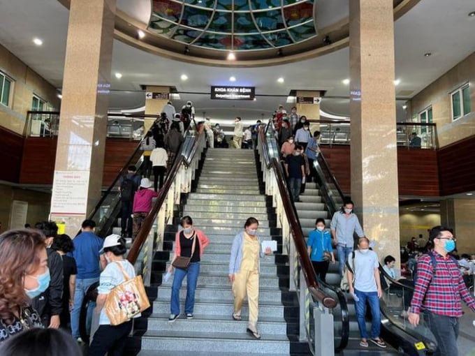 Bệnh viện Đại học Y Dược TP HCM, nơi gia đình quay clip đưa lên mạng. Ảnh: PHẠM DŨNG