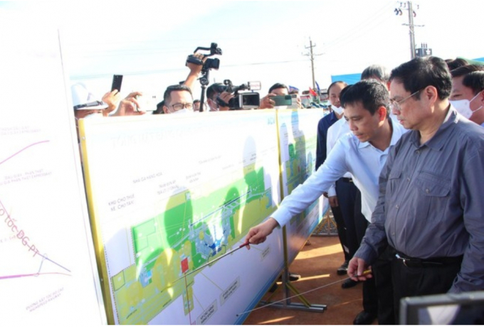 Thủ tướng Phạm Minh Chính tại hiện trường xây dựng sân bay Long Thành