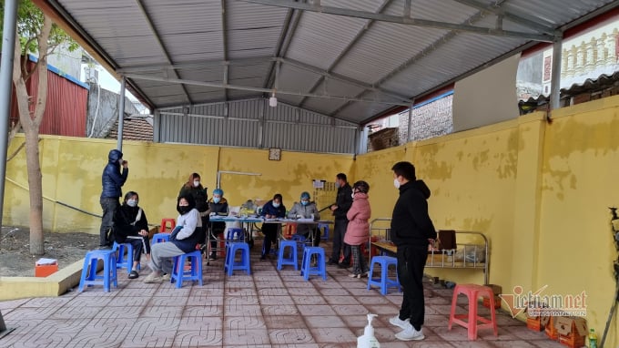 Trạm y tế xã Tân Dương thu trọn gói 100 nghìn/lần test
