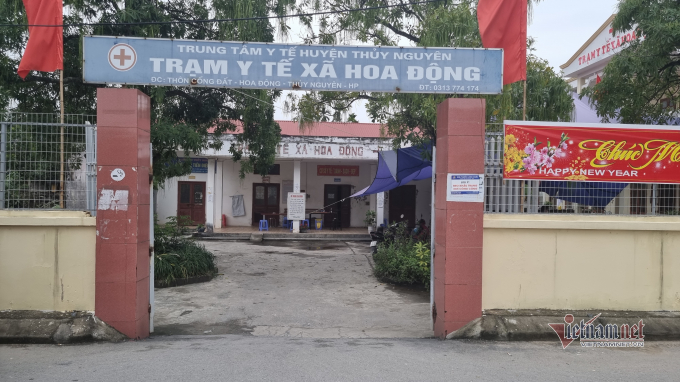 Trạm y tế xã Hoa Động, nơi người dân phải chi tiền bồi dưỡng, tiền mua test nếu muốn được xét nghiệm
