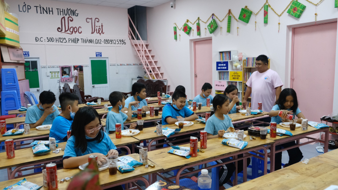 Một bữa ăn nhẹ để lấy tinh thần học tiếp