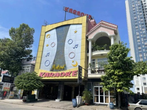 Quán Karaoke ở TP Dĩ An nơi K. làm việc