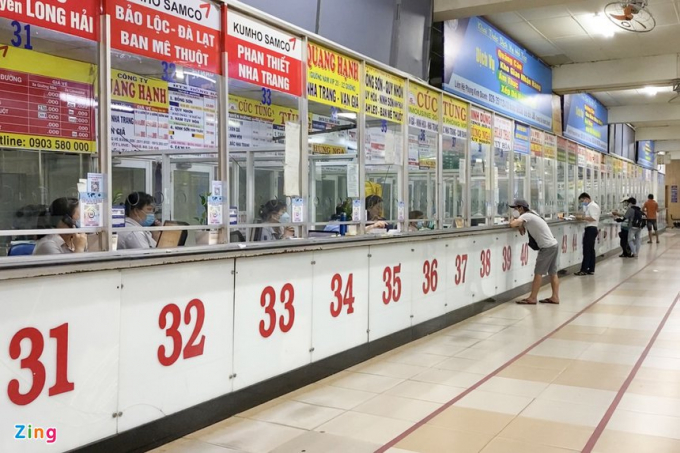 Bến xe Miền Đông thưa thớt người đến mua vé. Ảnh: An Huy.