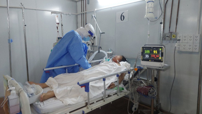 Nhiều nhân viên y tế tại TP Hồ Chí Minh bị khủng hoảng tinh thần trong đại dịch COVID-19 vừa qua. (Ảnh: Báo Người lao động)