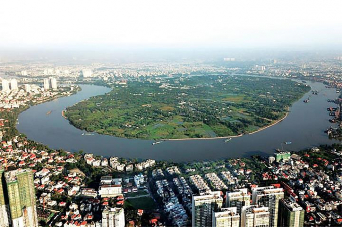 Bán đảo Thanh Đa (phường 28, quận Bình Thạnh, TP.HCM) tách biệt trung tâm thành phố bằng cây cầu Kinh Thanh Đa. Ít ai ngờ rằng, đằng sau một bán đảo có vị trí đắc địa ngay trung tâm thành phố, có sông Sài Gòn bao quanh là cuộc sống khốn khổ của hơn 4.000 hộ dân, đã kéo dài hơn 3 thập kỷ.
