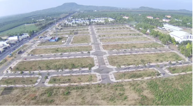 Khoảng 600 nền khách hàng mua tại dự án khu đô thị Dầu Giây chờ mỏi mòn 5 năm chưa có sổ, chưa thể xây dựng