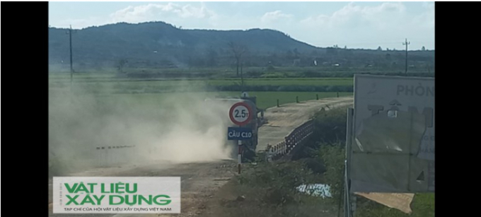 Cầu C10 tại thôn 2, xã Ea Ô chỉ cho phép xe có tải trọng dưới 2.5 tấn