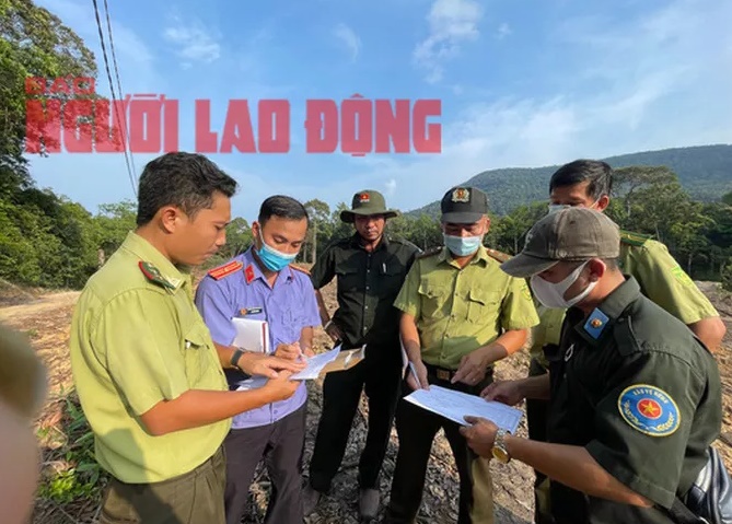 Lực lượng chức năng lập biên bản xử lý
