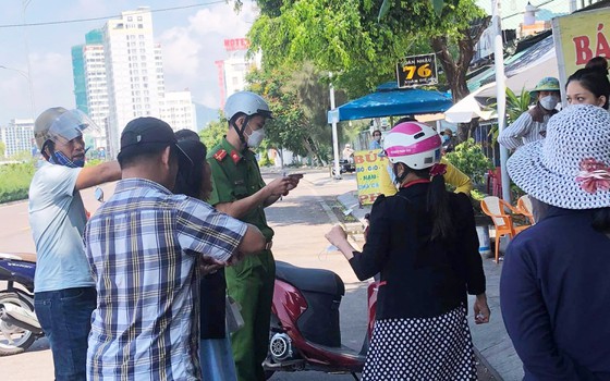 Hình ảnh người dân chụp tại hiện trường sau đó chia sẻ lên mạng xã hội. Ảnh: LH