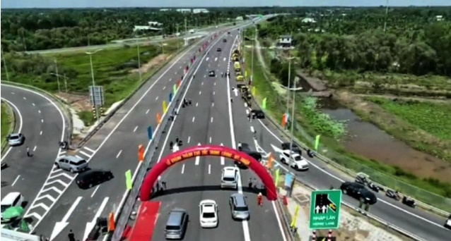 Đường cao tốc Trung Lương - Mỹ Thuận tại nút giao với cao tốc TP.HCM - Trung Lương BẮC BÌNH