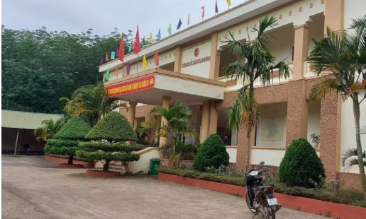 Công sở xã Xuân Bình vắng tanh trong ngày làm việc bình thường - Ảnh chụp lúc 14 giờ 20 phút ngày 29-4