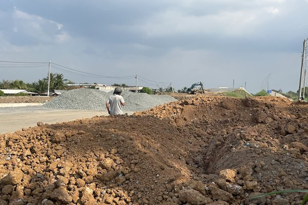 Việc thu hồi đất của dân để làm đường vành đai và đấu giá tại TP Tân An, tỉnh Long An, đang để lại nhiều ý kiến trái chiều