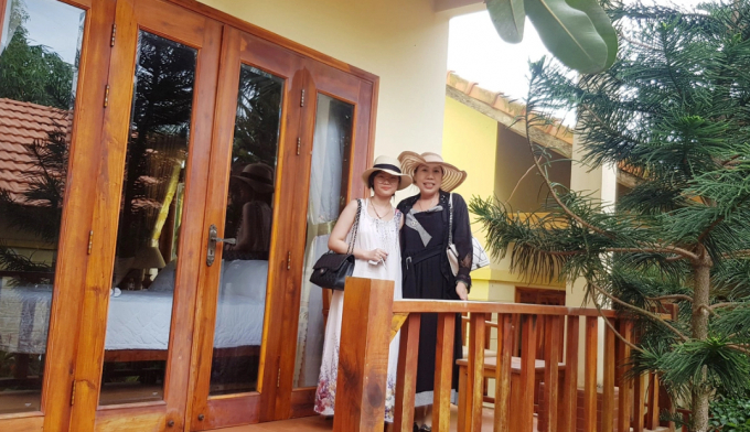 Du khách nhận phòng tại một resort ở phường Dương Đông, TP Phú Quốc. Ảnh: Ngọc Thủy.